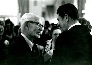 Image description is not available for 1977.107